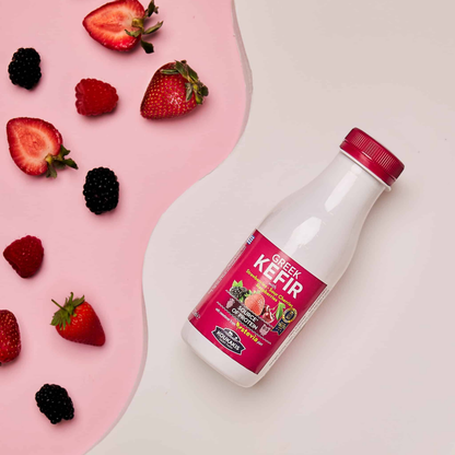 Grecki Kefir z owocami leśnymi słodzony stewią Koukakis 330 ml